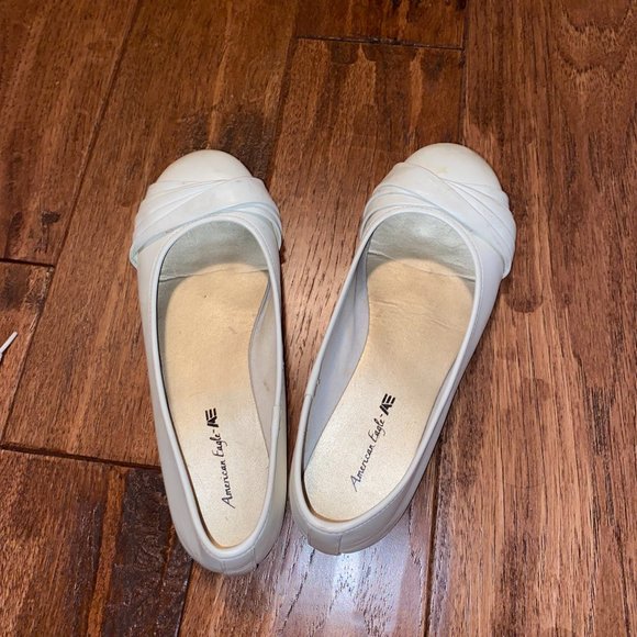 American Eagle Outfitters Shoes - American Eagle White Flats 6.5